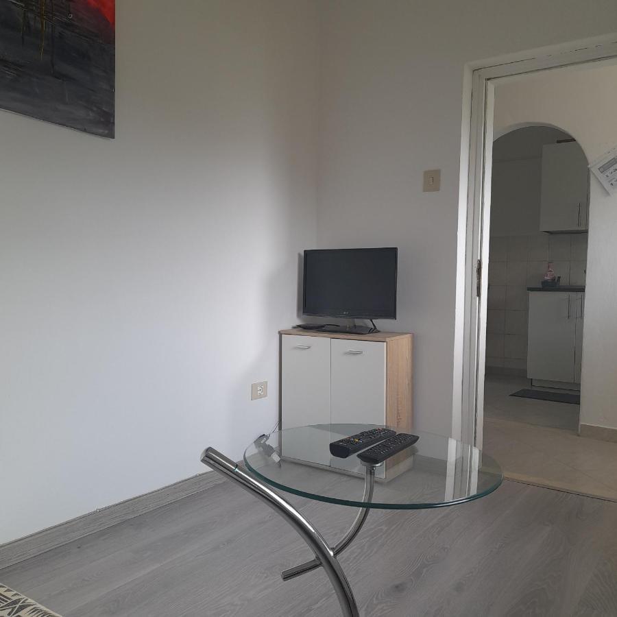 Apartma Mari Lägenhet Lucija Exteriör bild