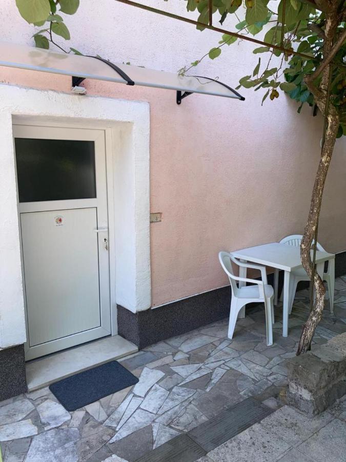 Apartma Mari Lägenhet Lucija Exteriör bild